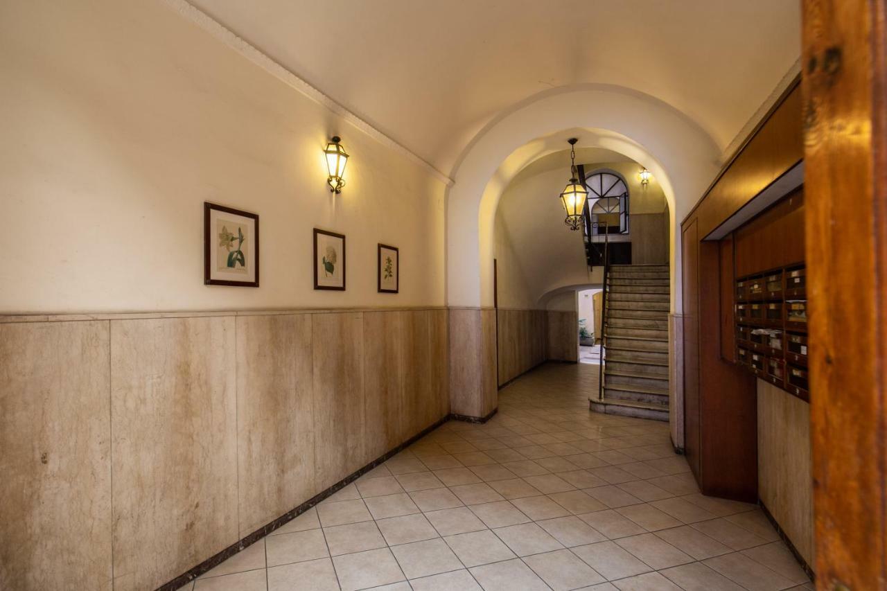 Guesthouse O Affittacamere La Civetta Di Trastevere Roma Eksteriør bilde